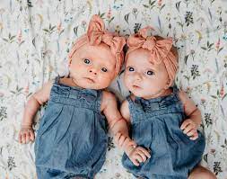 What Are The Best Newborn Twin Outfits For A Cute Matched Look?