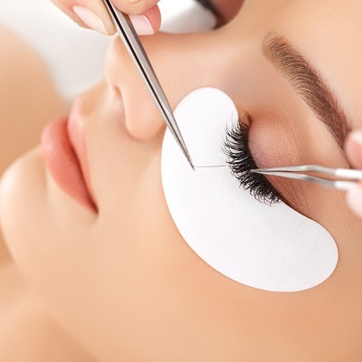 How Long Do Eyelash Extensions Last?